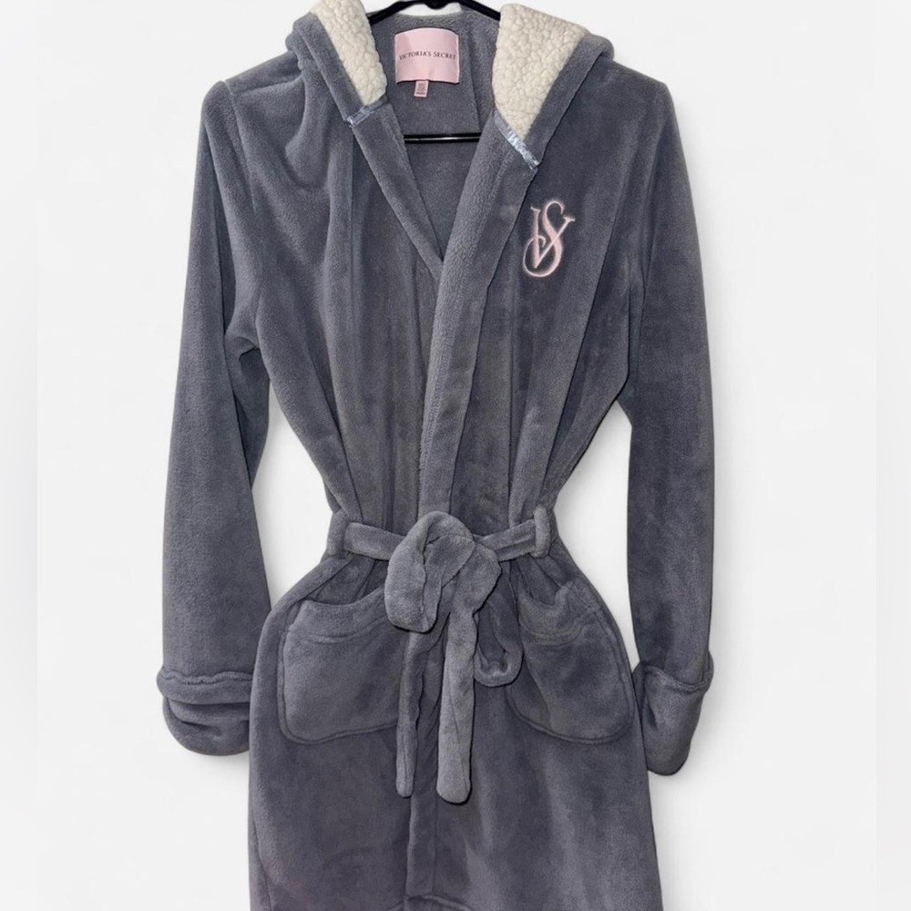 Victoria's Secret Gray Hooded Plush Robe with Cream Sherpa Trim